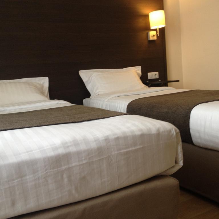 Hotel Univers Carpentras Cameră foto
